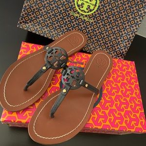 Tori Burch Gabriel flat thong Veg leather